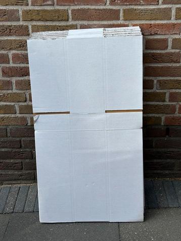 25 Mooie witte verzenddozen te koop. 50 x 30 x 15 cm beschikbaar voor biedingen