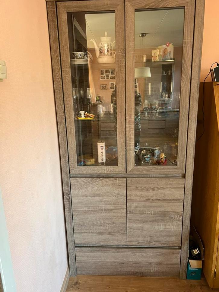 Vitrine kast met zwevende ophang kast aan de muur zgn, Huis en Inrichting, Kasten | Vitrinekasten, Zo goed als nieuw, 150 tot 200 cm