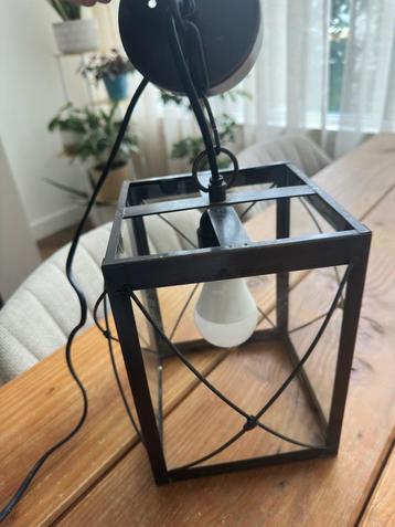 Antieke hanglamp beschikbaar voor biedingen