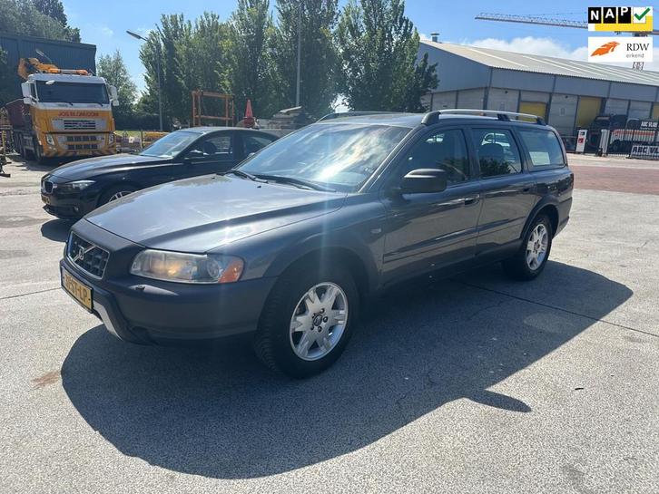 Volvo XC70 2.4 D5 Momentum Airco! Leder! NETTE AUTO!, Auto's, Volvo, Bedrijf, Te koop, XC70, 4x4, Metallic lak, Diesel, Euro 4