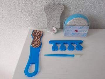NIEUW! Pedicure set blauw Puimsteen, voetvijl, bokkenpootje beschikbaar voor biedingen