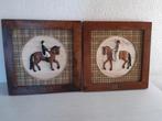 2 HOUTEN PANEELTJES MET AFBEELDING PAARDEN 40 BIJ 40 CM., Ophalen of Verzenden, Minder dan 50 cm, Schilderij, Minder dan 50 cm