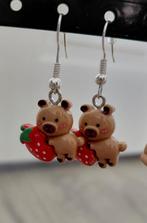 Oorbellen hangers capibara aardbei, Sieraden, Tassen en Uiterlijk, Oorbellen, Overige materialen, Hangers, Nieuw, Ophalen of Verzenden
