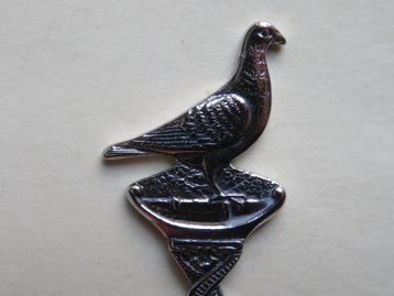 Lepeltje Duif / Vogel beschikbaar voor biedingen