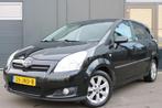 Toyota Verso 1.8 VVT-I LUNA | NL-AUTO! | CRUISE! | TREKHAAK!, Gebruikt, Zwart, 4 cilinders, Origineel Nederlands