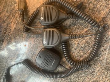 3xMotorola hand microfoon beschikbaar voor biedingen