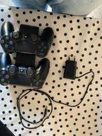 PS4 Slim met 2 Controllers en Oplaadstation, Spelcomputers en Games, Ophalen of Verzenden, Gebruikt, Met 2 controllers, Slim