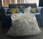 Kleurrijke schuimrubbervlokken voor opvulling., Hobby en Vrije tijd, Naaien en Fournituren, Ophalen, Nieuw, Applicatie