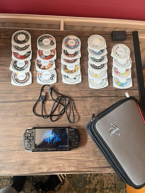 Psp met spellen en films en camera, Spelcomputers en Games, Spelcomputers | Sony PSP, Gebruikt, PSP, Zwart, Met games, Met UMD-films