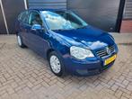 Volkswagen Polo 1.4 55KW AUTOMAAT 2006 Blauw airco, Auto's, Stof, 74 pk, 4 cilinders, Blauw