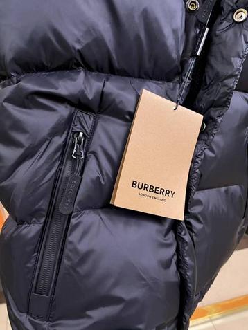 Nieuwe Burberry jas - binnen 2 weken! beschikbaar voor biedingen
