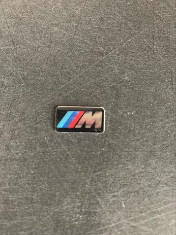 BMW M logo’s beschikbaar voor biedingen