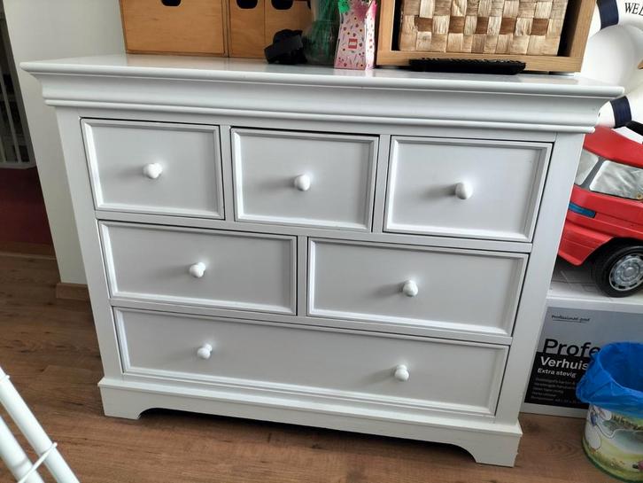 Commode met ledikantje, wit van babypark Kesteren, Kinderen en Baby's, Kinderkamer | Commodes en Kasten, Zo goed als nieuw, 90 tot 105 cm