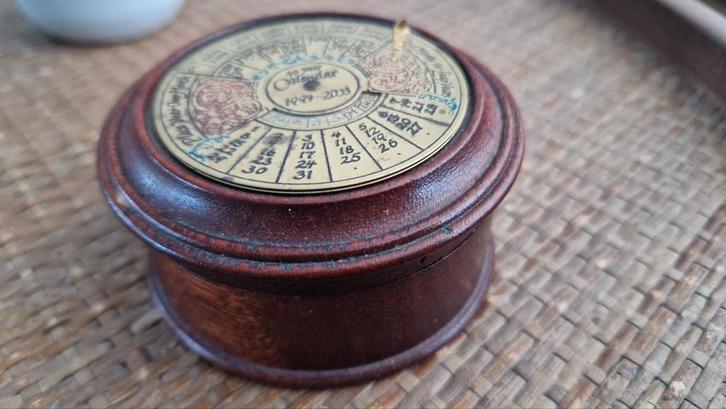 Vintage 40 Jarig Kalender 1994-2033, Antiek en Kunst, Antiek | Woonaccessoires, Ophalen of Verzenden