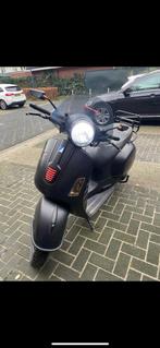Vespa gts 300, Ophalen, 300 cc, Zo goed als nieuw, Benzine