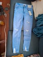 Lichtblauwe Primark ripped skinny jeans maat 38, Kleding | Dames, Nieuw, Ophalen of Verzenden, W30 - W32 (confectie 38/40), Primark
