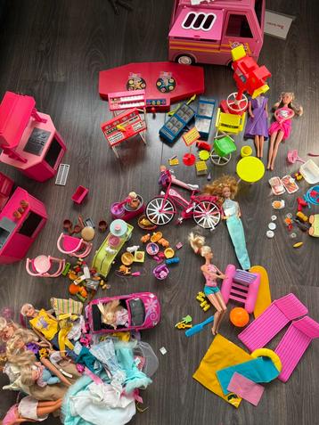 Uitgebreide vintage Barbie set beschikbaar voor biedingen