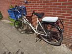 Witte Azor damesfiets met voorrek vast aan frame voordrager, Ophalen, Gebruikt, Overige merken, Versnellingen