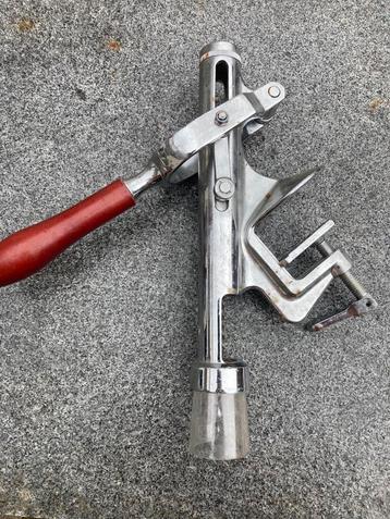 Wijnopener beschikbaar voor biedingen