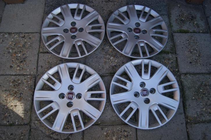Set van 4 originele wieldoppen Fiat Dublo 15 inch, Auto diversen, Wieldoppen, Gebruikt, Ophalen of Verzenden
