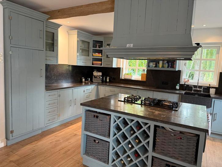 Belgisch harsteen aanrechtblad + achterwand, Huis en Inrichting, Keuken | Keukenelementen, Gebruikt, Minder dan 100 cm, 200 cm of meer