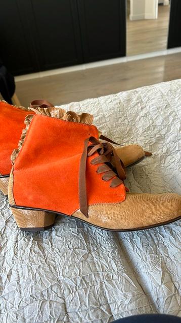 Aparte laarsjes, oranje beige leer 39 vintage beschikbaar voor biedingen