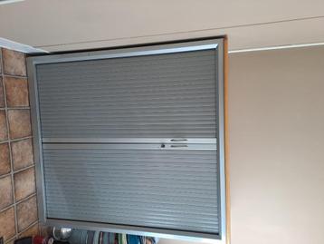 Roldeur kast (archief) beschikbaar voor biedingen