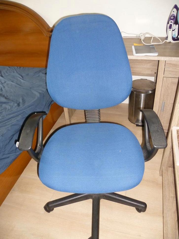 Comfortabele Blauwe Bureaustoel, Huis en Inrichting, Bureaustoelen, Gebruikt, Blauw, Ophalen