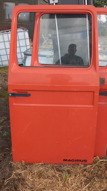 magirus Z B Deuren en stoelen beschikbaar voor biedingen