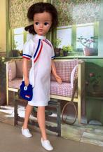 Sportief vintage jurkje met tas en sneakers voor Sindy Fleur, Ophalen of Verzenden, Gebruikt, Kleertjes