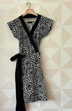 Vanilia overslagjurk zwart wit bloem S/36, Kleding | Dames, Vanilia, Zwart, Ophalen of Verzenden, Zo goed als nieuw