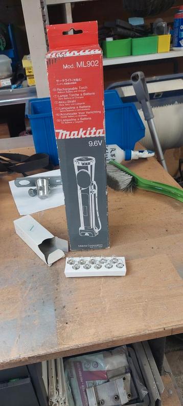 Makita ML902 Oplaadbare Lamp - Nieuw in Doos beschikbaar voor biedingen