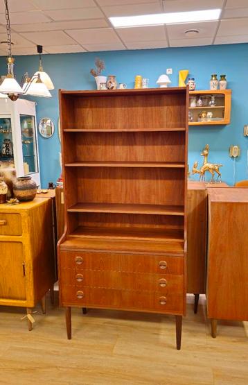 Vintage Deense Boekenkast Openkast Ladekast Secretaire  beschikbaar voor biedingen