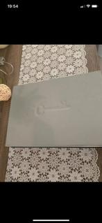 Zgn grijze metaal sleutelhangers kastje 25x18 cm, Ophalen, Zo goed als nieuw