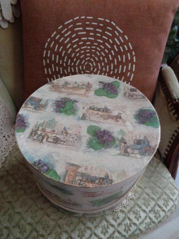 Brocante Oude Hoedendoos  ** Mimosa ** beschikbaar voor biedingen