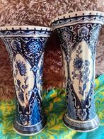 2 Delfs blauwe vazen van Boch, Ophalen of Verzenden