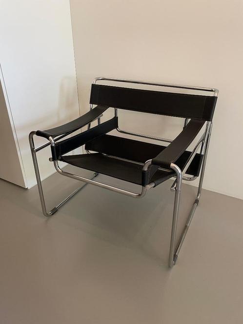 Marcel Breuer B3 Wassily stoel chair fauteuil zwart, Huis en Inrichting, Fauteuils, Gebruikt, Leer, Metaal, 50 tot 75 cm, 75 tot 100 cm