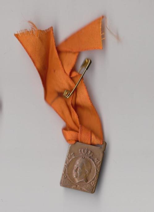 Koninklijk Huis 1948 Koningin Wilhelmina speldje, Verzamelen, Speldjes, Pins en Buttons, Gebruikt, Speldje of Pin, Overige onderwerpen