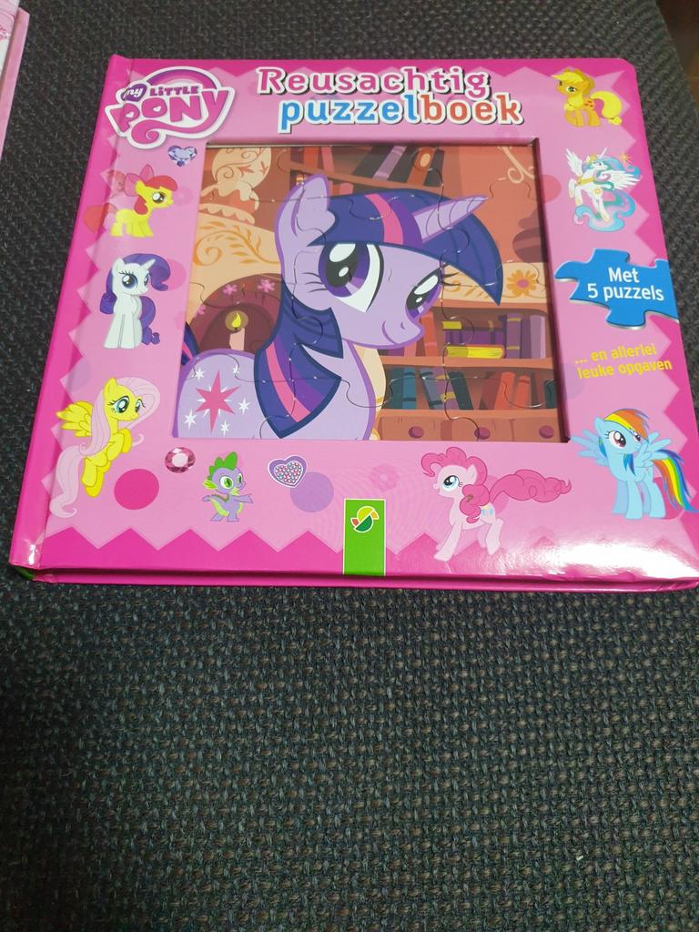 2 Reusachtige Puzzel Boeken - My Little Pony & Barbie, Ophalen of Verzenden, 10 tot 50 stukjes, Gebruikt, 4 tot 6 jaar