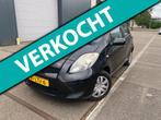 Toyota Yaris 1.0 VVTi Acces / APK / NAP / AIRCO / BOEKJES /, Voorwielaandrijving, Gebruikt, 750 kg, Bedrijf