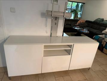 Tv kast Ikea Besta beschikbaar voor biedingen