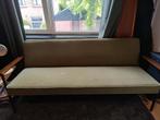 Mooie vintage stijl Woood Elizabeth mid Century bank, Huis en Inrichting, Banken | Bankstellen, Ophalen, Hout, Gebruikt, Minder dan 75 cm