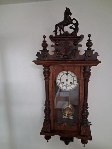 Hangklok beschikbaar voor biedingen