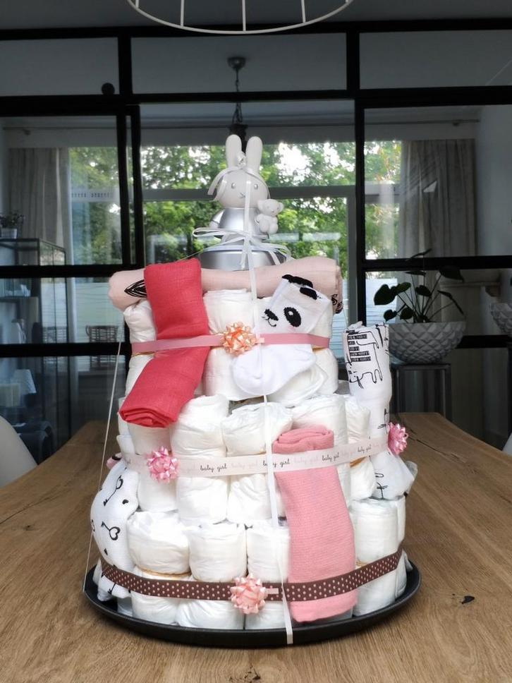 Luiertaart groot meisje kraamkado op aanvraag, Kinderen en Baby's, Kraamcadeaus en Geboorteborden, Nieuw, Kraamcadeau, Ophalen