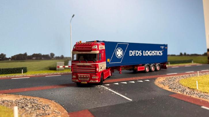 Tekno Daf XF105 SSC 4x2 3-as containeropl. DFDS Baauw 1:50, Hobby en Vrije tijd, Modelauto's | 1:50, Nieuw, Bus of Vrachtwagen