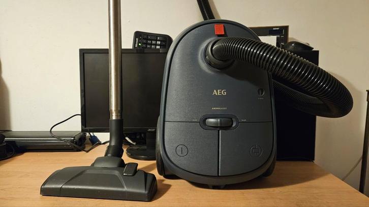 AEG Clean 6000 stofzuiger met zak krachtig en in nette staat, Witgoed en Apparatuur, Stofzuigers, Zo goed als nieuw, Stofzuiger