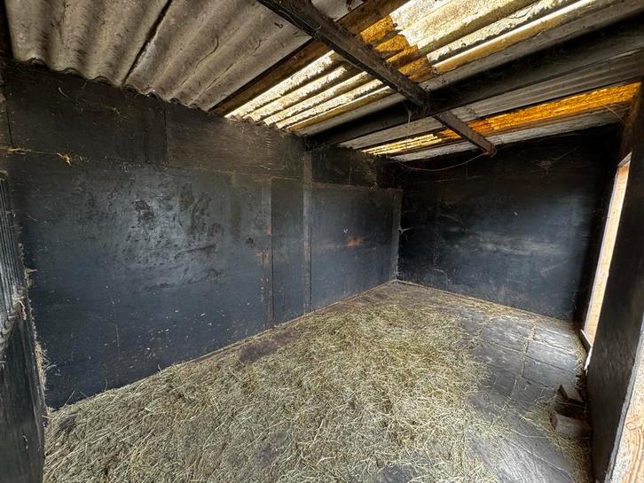 Eigenbeheer locatie met  inloop stal met aangerende paddock, Dieren en Toebehoren, Stalling en Weidegang, Stalling, 2 of 3 paarden of pony's