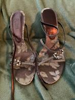 Mooie feestelijke schoenen van Guess, Kleding | Dames, Schoenen, Ophalen of Verzenden, Zo goed als nieuw, Zwart, Sneakers of Gympen