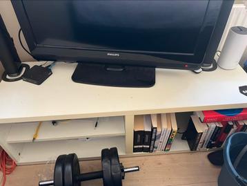 TV kast (120x40x40) met 4 opbergvakken beschikbaar voor biedingen