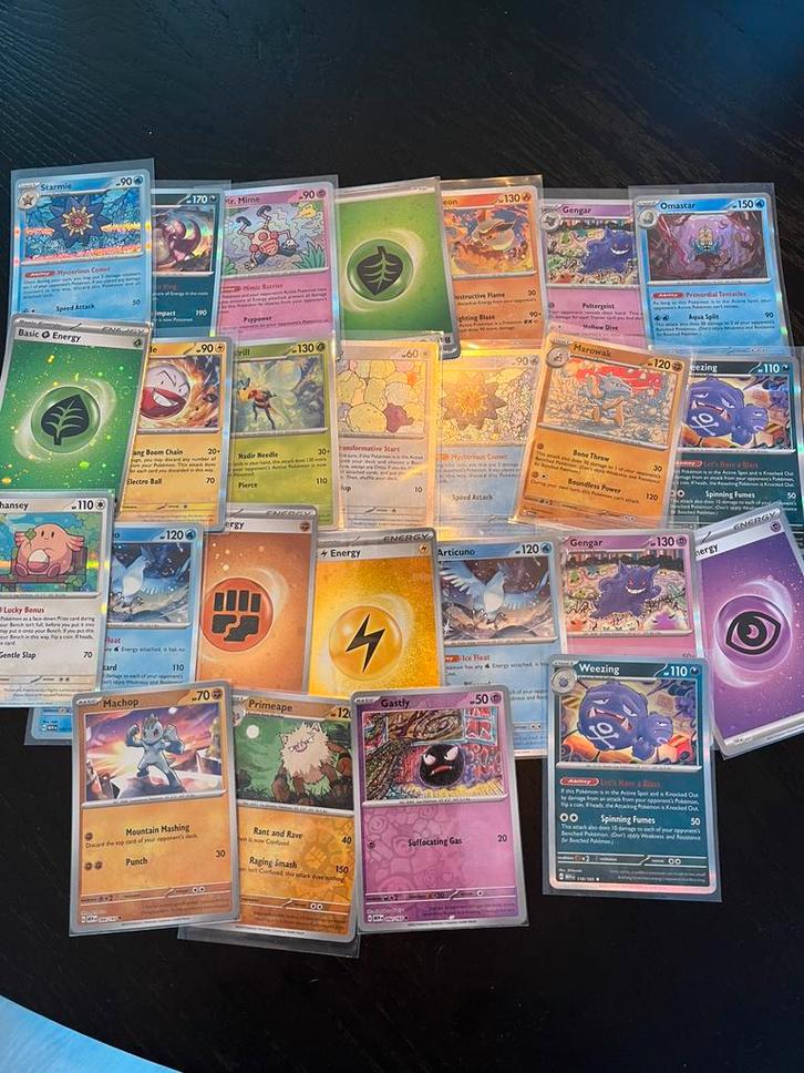+/- 170 Pokemon 151 kaarten (incl reverse en holo’s), Hobby en Vrije tijd, Verzamelkaartspellen | Pokémon, Zo goed als nieuw, Meerdere kaarten